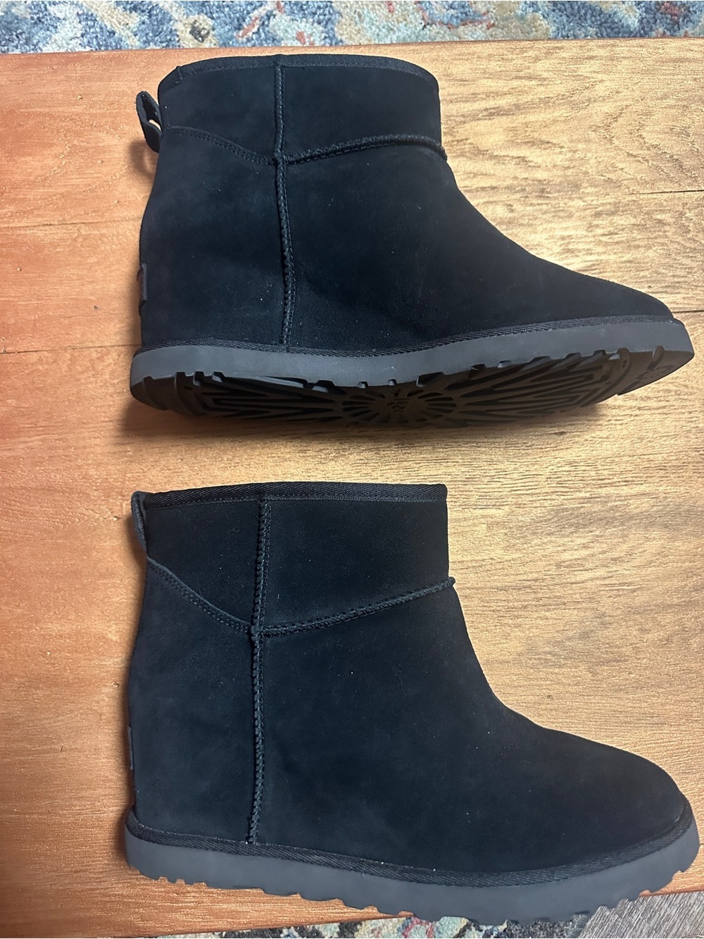 UGG Classic Mini II Black Suede Shearling Boots Women’s Size 10